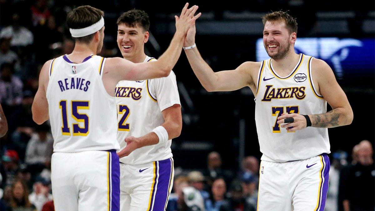 mk体育_mk体育_资讯中心入口：绝妙，湖人队新阵容被NBA评论员比尔·西蒙斯起绰号“Snowtime”（封面配图）